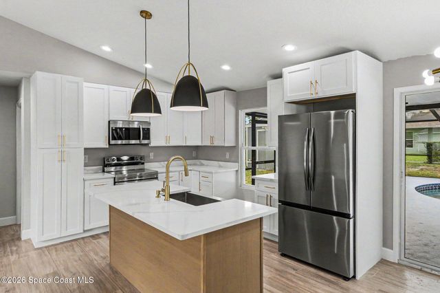 1371 Biarritz Street NW, Palm Bay, FL 32907
