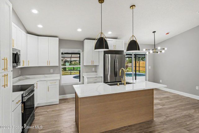 1371 Biarritz Street NW, Palm Bay, FL 32907