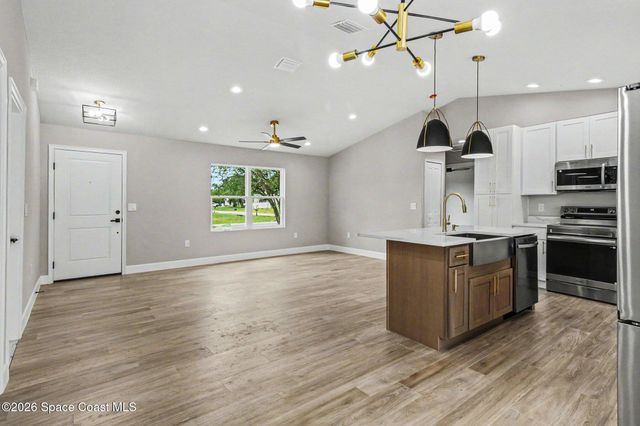 1371 Biarritz Street NW, Palm Bay, FL 32907