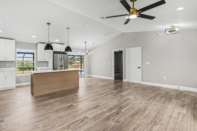 1371 Biarritz Street NW, Palm Bay, FL 32907