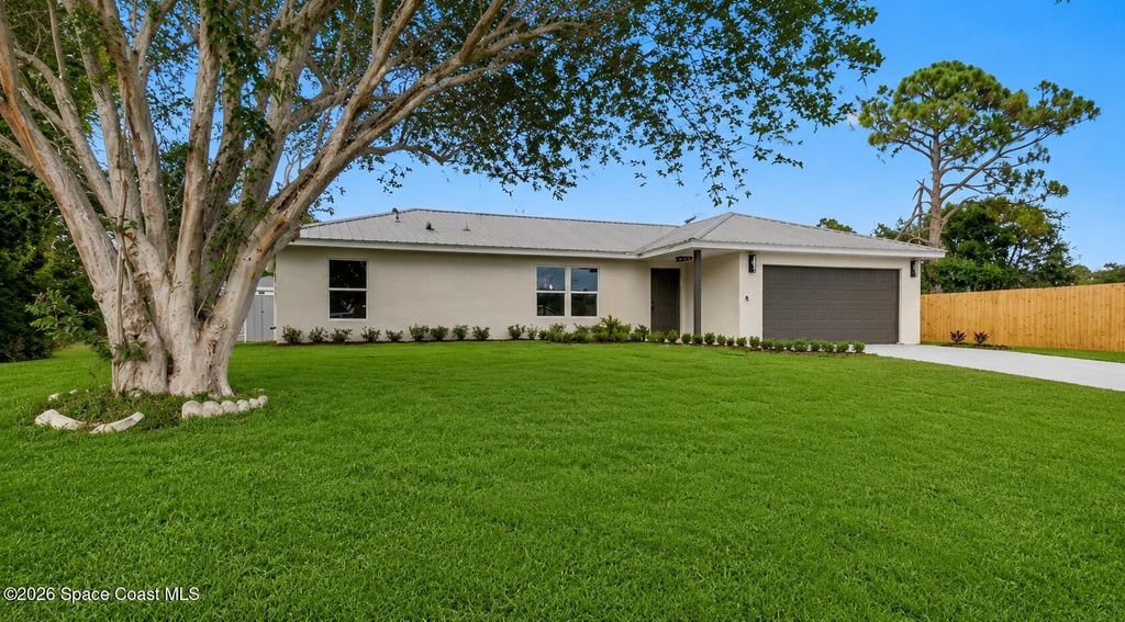 1371 Biarritz Street NW, Palm Bay, FL 32907