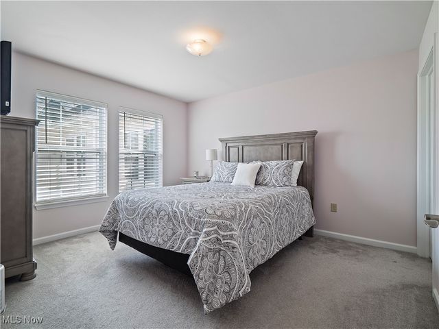 23002 Chandlers Lane 342, Olmsted Falls, OH 44138