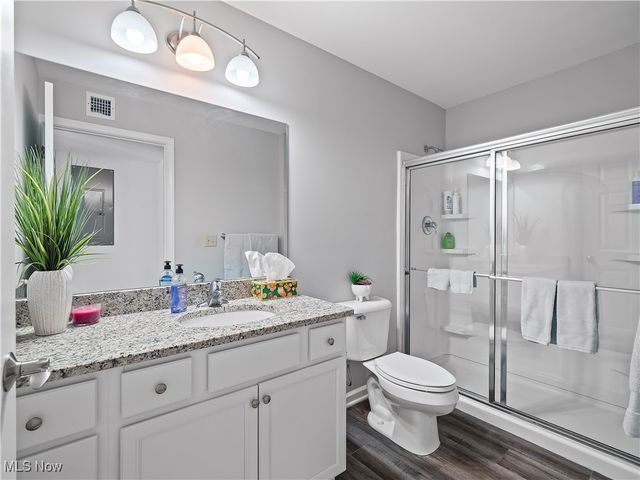 23002 Chandlers Lane 342, Olmsted Falls, OH 44138