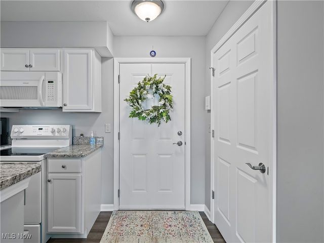 23002 Chandlers Lane 342, Olmsted Falls, OH 44138