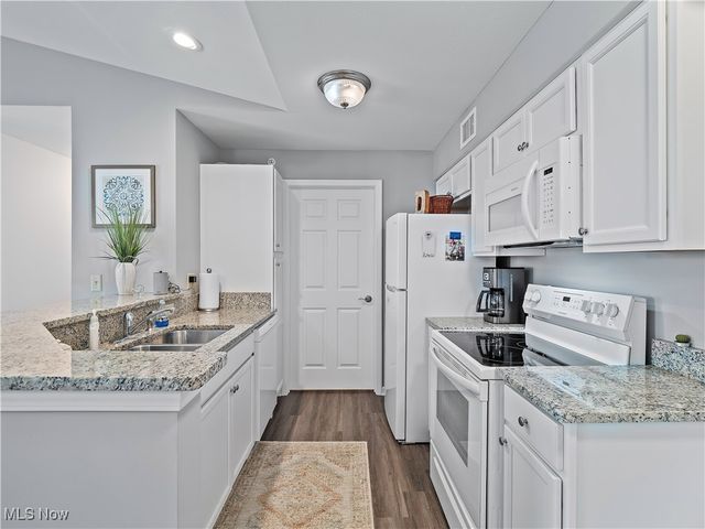 23002 Chandlers Lane 342, Olmsted Falls, OH 44138