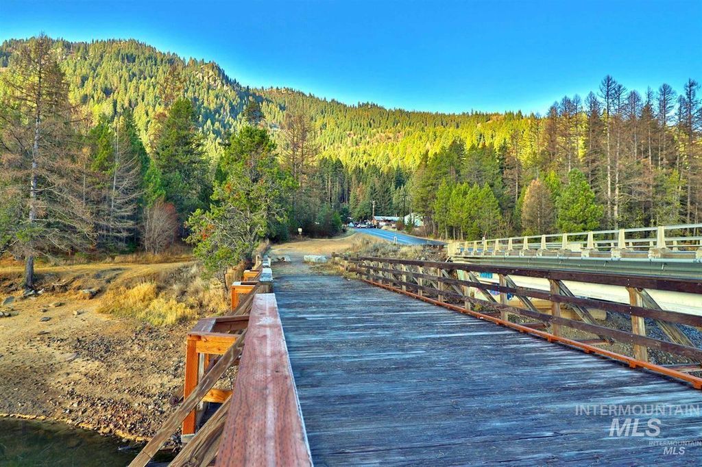 2437 Maverick, Donnelly, ID 83615 photo 32