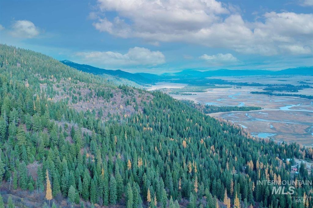 2437 Maverick, Donnelly, ID 83615 photo 4