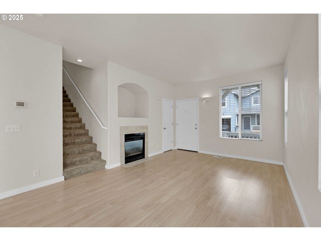 5298 WALES Dr, Eugene, OR 97402