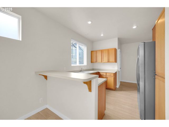 5298 WALES Dr, Eugene, OR 97402