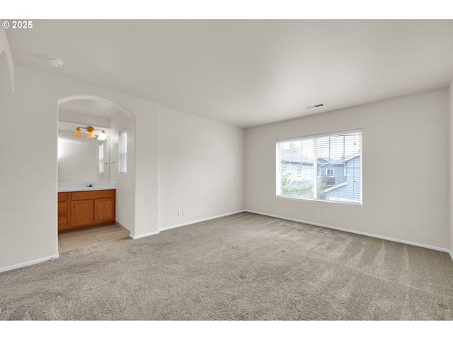 5298 WALES Dr, Eugene, OR 97402