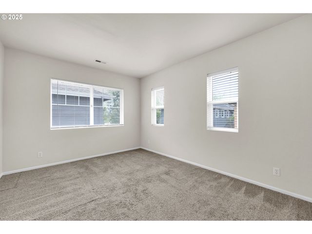 5298 WALES Dr, Eugene, OR 97402