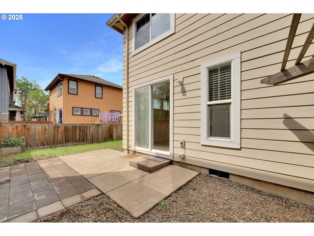 5298 WALES Dr, Eugene, OR 97402