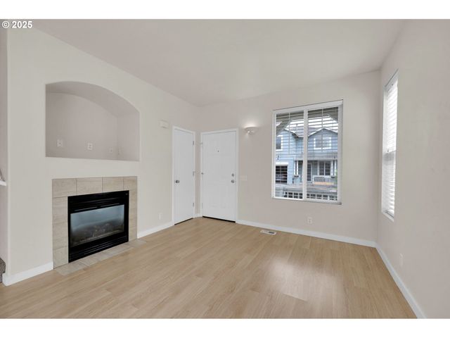 5298 WALES Dr, Eugene, OR 97402