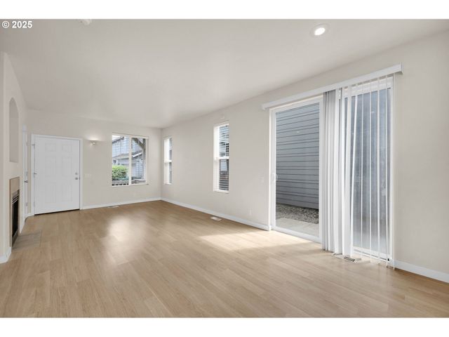 5298 WALES Dr, Eugene, OR 97402