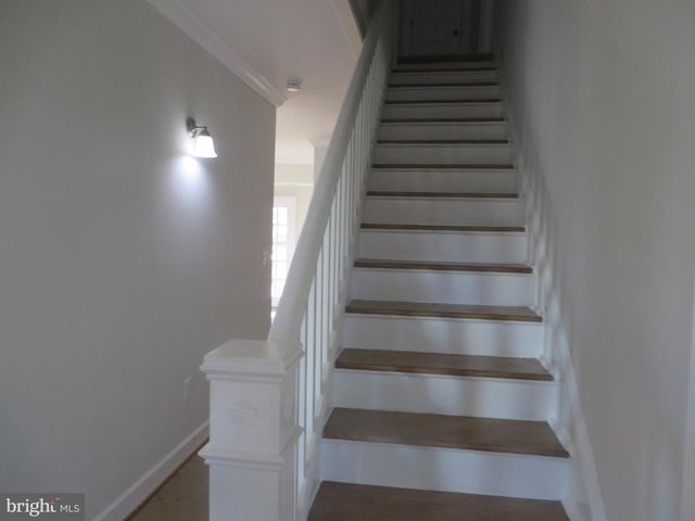 3010 STEVEN MARTIN DR, Fairfax, VA 22031