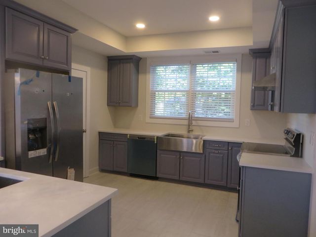 3010 STEVEN MARTIN DR, Fairfax, VA 22031