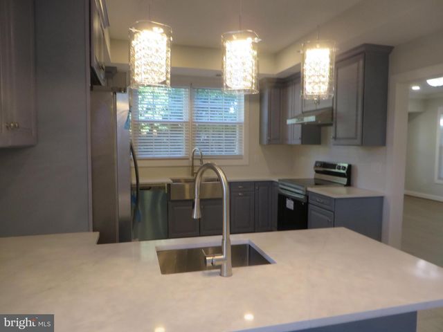 3010 STEVEN MARTIN DR, Fairfax, VA 22031