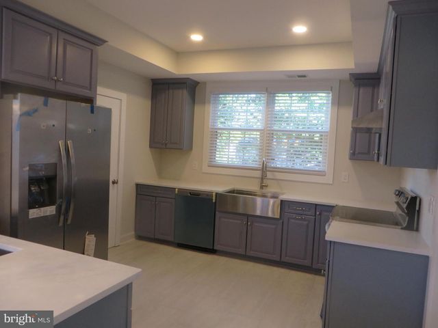 3010 STEVEN MARTIN DR, Fairfax, VA 22031