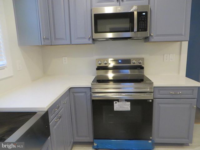 3010 STEVEN MARTIN DR, Fairfax, VA 22031