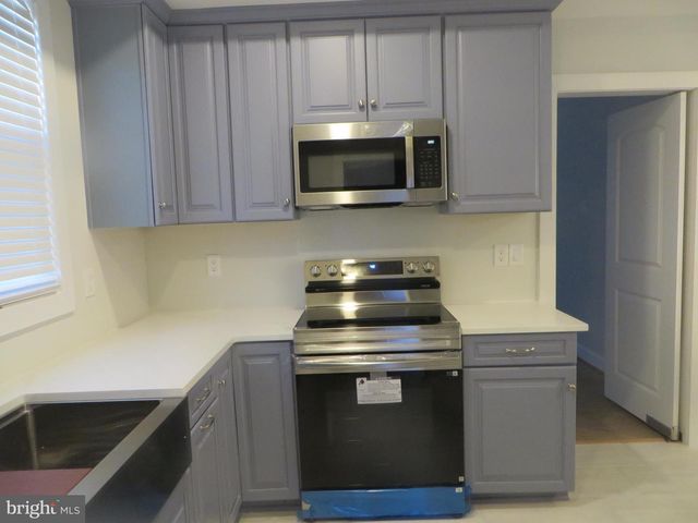 3010 STEVEN MARTIN DR, Fairfax, VA 22031