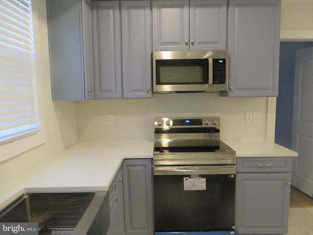 3010 STEVEN MARTIN DR, Fairfax, VA 22031