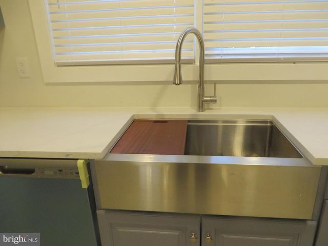 3010 STEVEN MARTIN DR, Fairfax, VA 22031