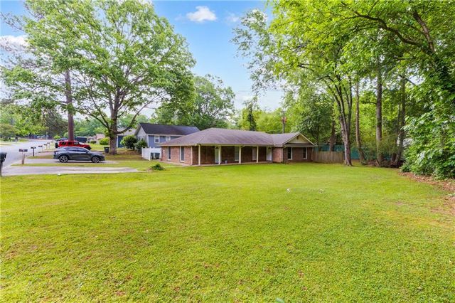 834 Wilson Circle SW, Marietta, GA 30064