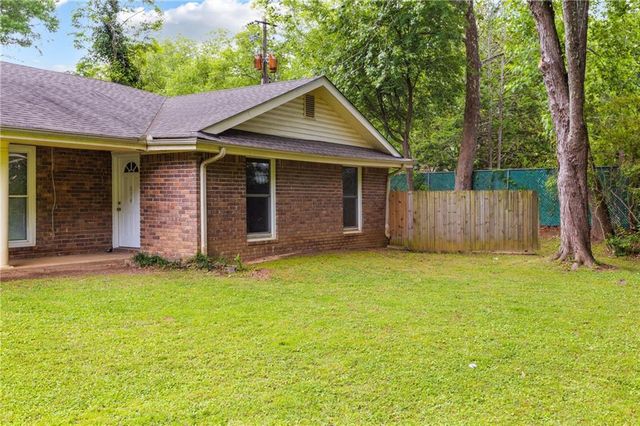 834 Wilson Circle SW, Marietta, GA 30064