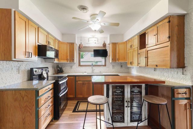 8508 Fox River ROAD, Waterford, WI 53185
