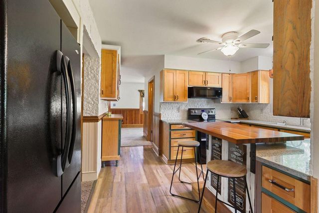 8508 Fox River ROAD, Waterford, WI 53185