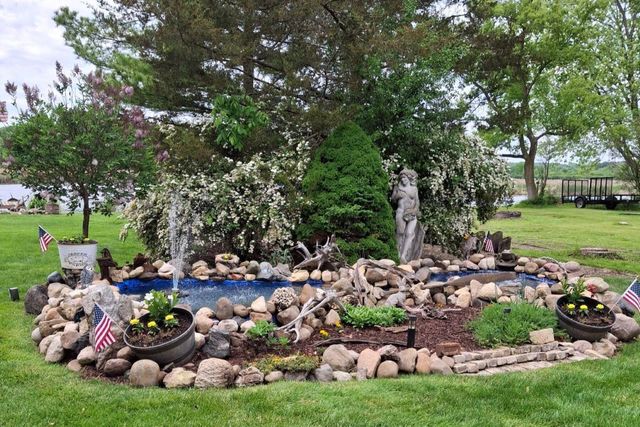 8508 Fox River ROAD, Waterford, WI 53185