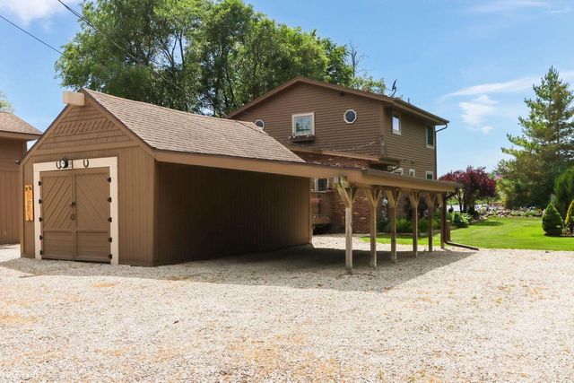 8508 Fox River ROAD, Waterford, WI 53185