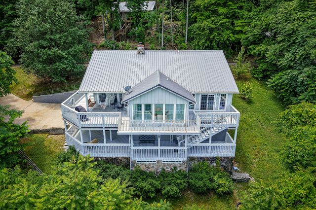 1038 Lakeside Dr, Smithville, TN 37166