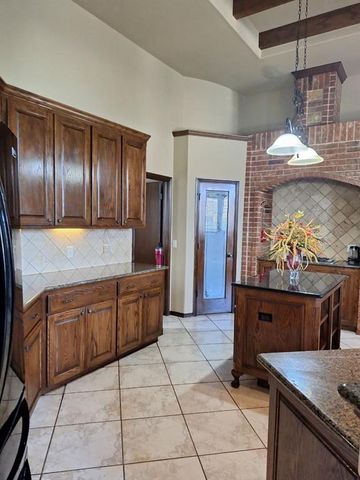 19605 Talavera Lane, Edmond, OK 73012