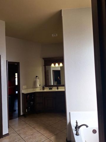 19605 Talavera Lane, Edmond, OK 73012