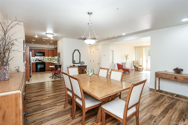 100 Harbor View Drive 111, Port Washington, NY 11050