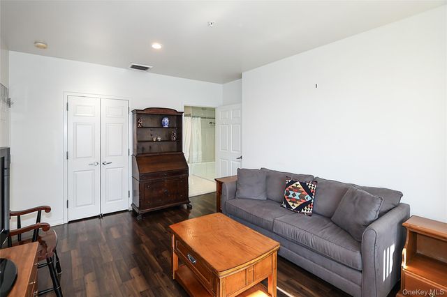 100 Harbor View Drive 111, Port Washington, NY 11050