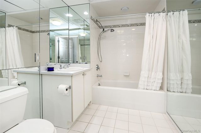 100 Harbor View Drive 111, Port Washington, NY 11050