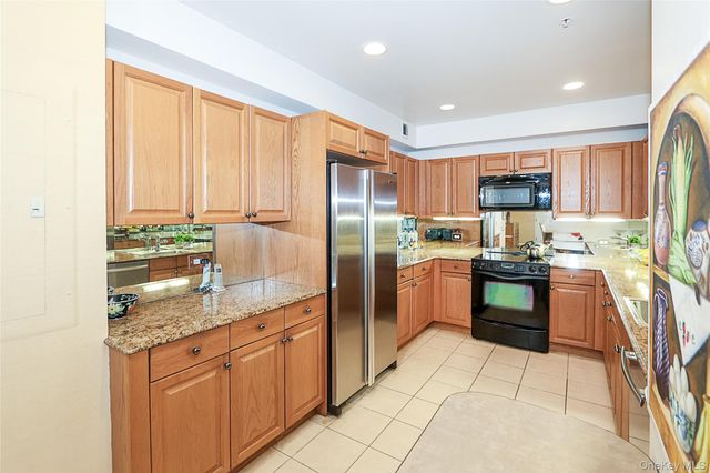 100 Harbor View Drive 111, Port Washington, NY 11050