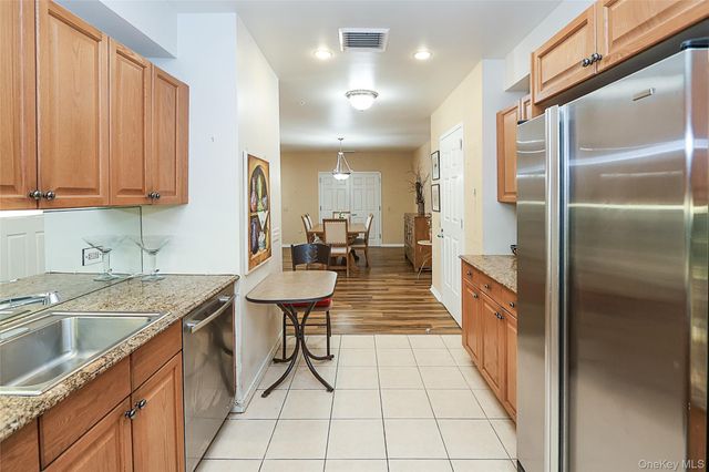 100 Harbor View Drive 111, Port Washington, NY 11050