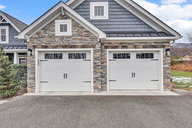 689 Ambler LN, Salem, VA 24153