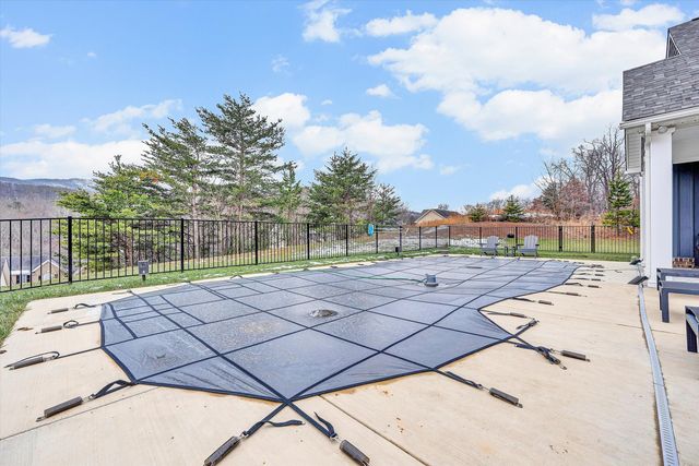 689 Ambler LN, Salem, VA 24153