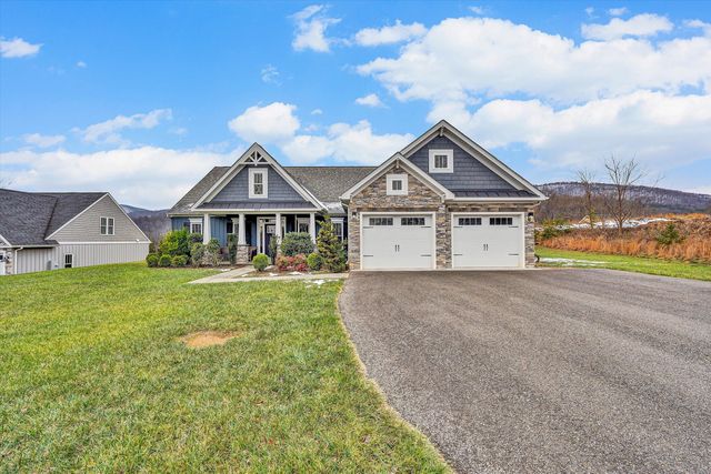 689 Ambler LN, Salem, VA 24153