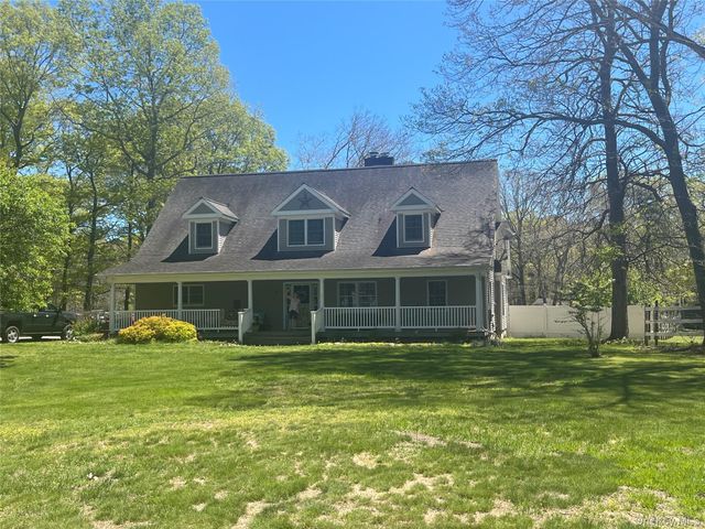 4 Conservation Circus Road, Ridge, NY 11961