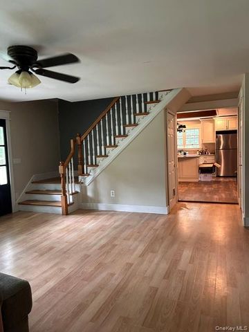 4 Conservation Circus, Ridge, NY 11961