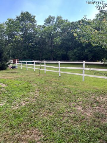 4 Conservation Circus, Ridge, NY 11961