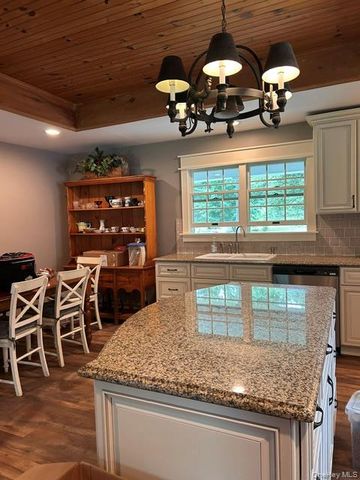 4 Conservation Circus, Ridge, NY 11961