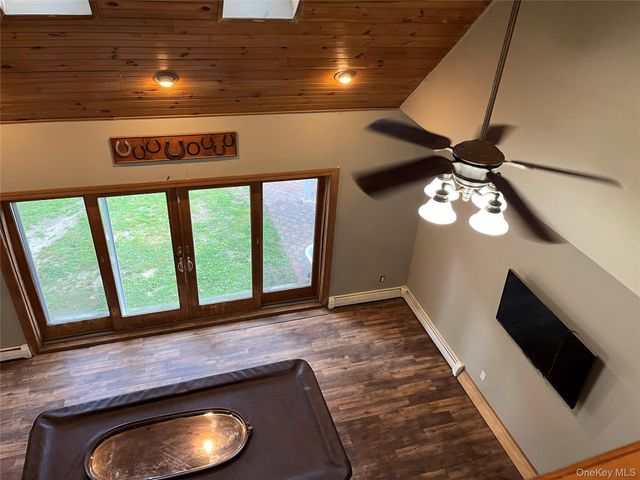 4 Conservation Circus, Ridge, NY 11961