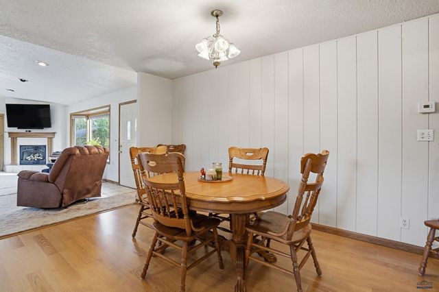 13056 LINCOLN TARKEN LN, Piedmont, SD 57702