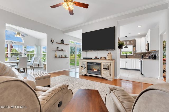 20 Wycliffe Drive, Manchester, NJ 08759